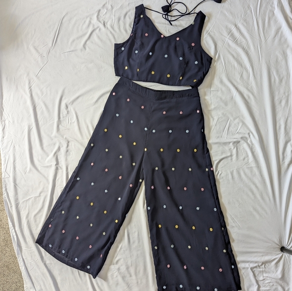 Stylish Indian Wedding Indo western outfit | Crop top and wide pants with mirror - Picture 15 of 15